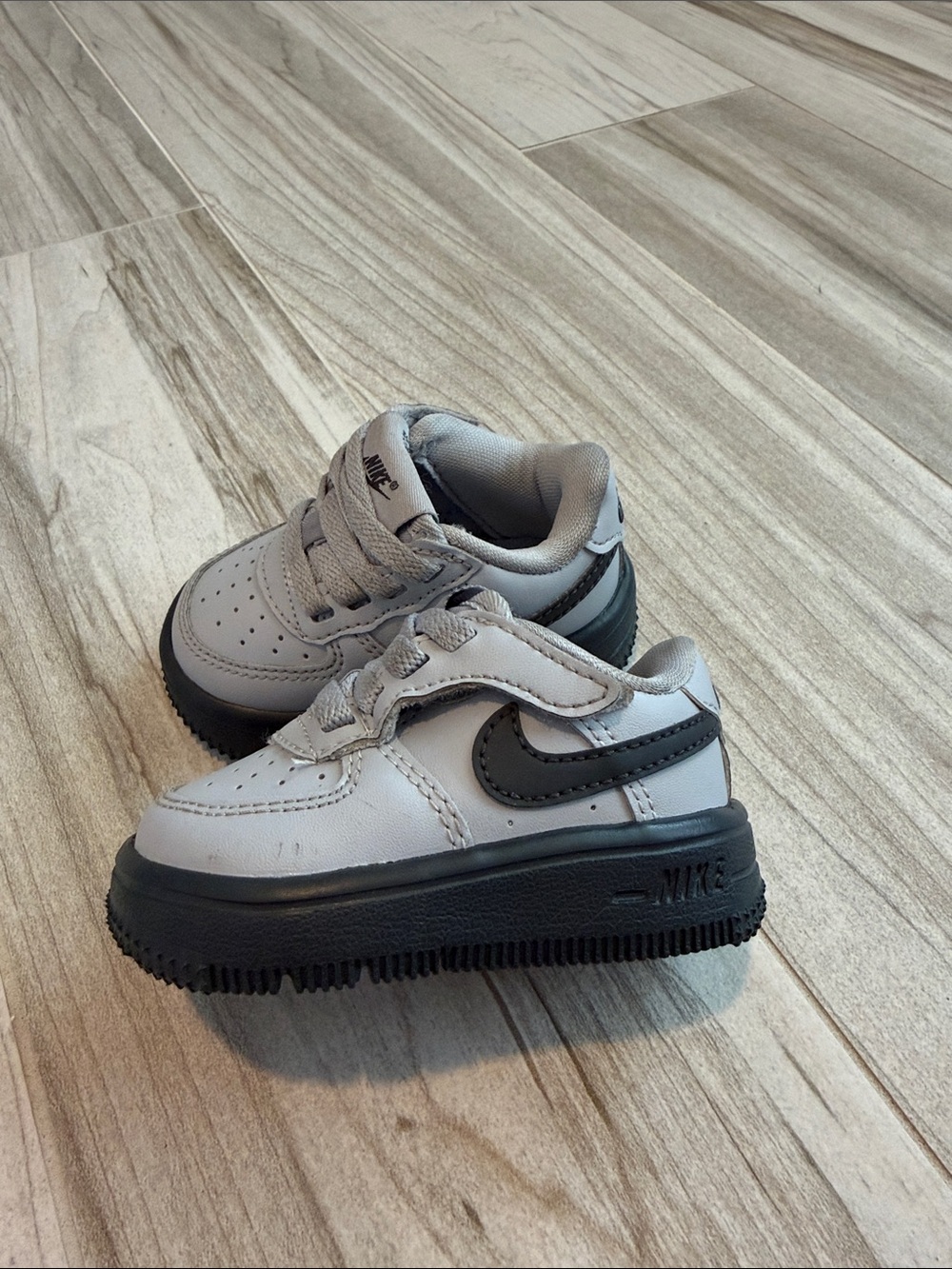 Nike Force 1 Sneakers Toddler Size 2C